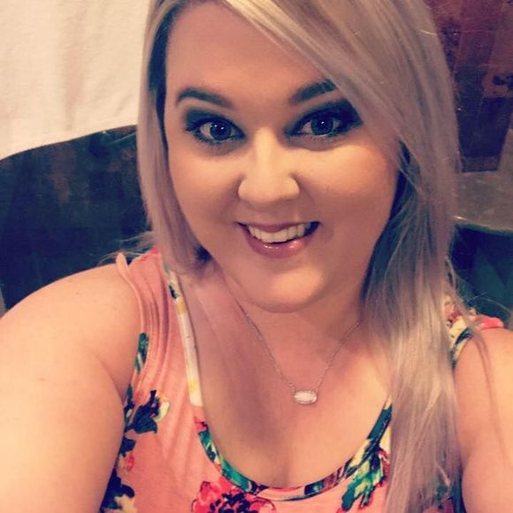 Meet your Posher, Katelyn - Picture 1 of 1